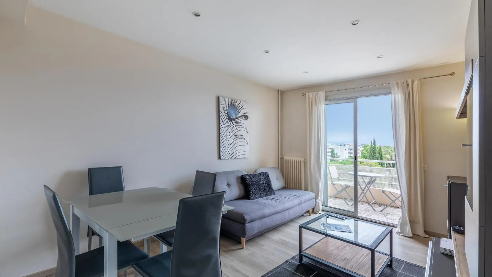 Vue Mer, Terrasse, 5 Min Du Centre Antibes