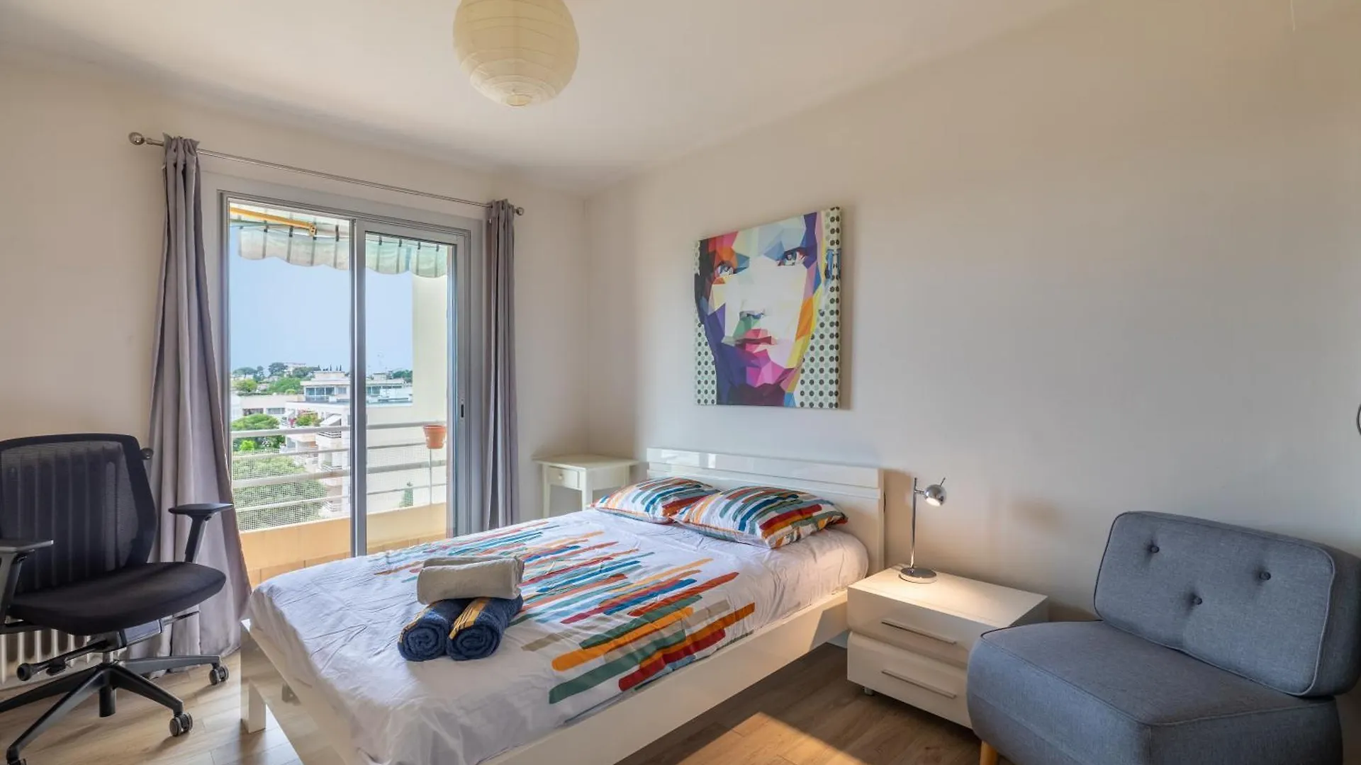 Apartment Vue Mer, Terrasse, 5 Min Du Centre Antibes France